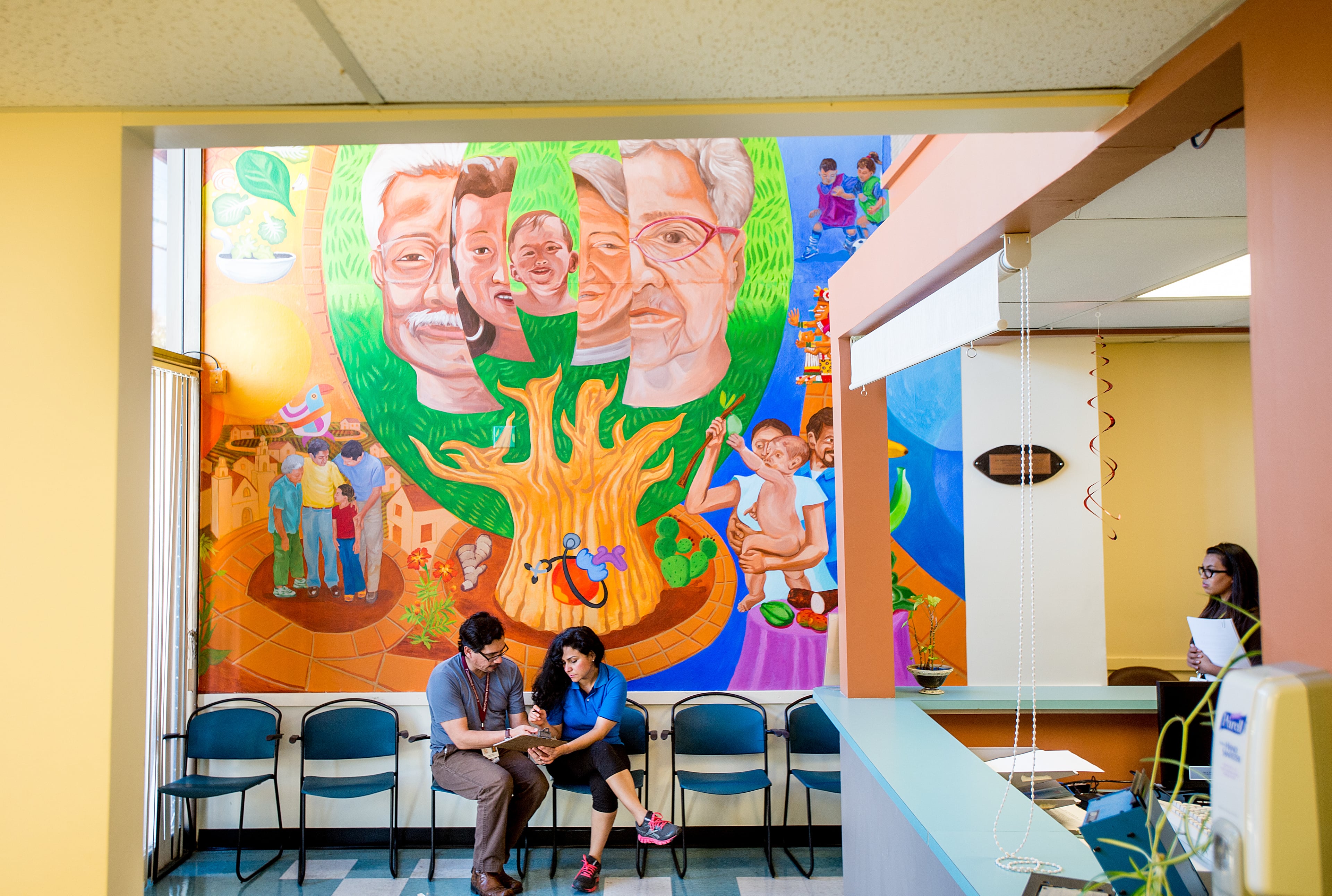 A family in the care of an MNHC bilingual provider
